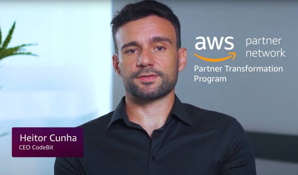Descubra como a CodeBit se beneficiou ao fazer parte do AWS Partner Transformation Program